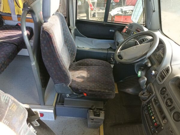 asiento_delantero_izquierdo_mercedes_benz_sprinter_616