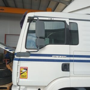 puerta_delantera_izquierda_81626004131_man_man_tgl_12_240_fc_frc_flc_flrc_2005_240cv_6871cc_1008096