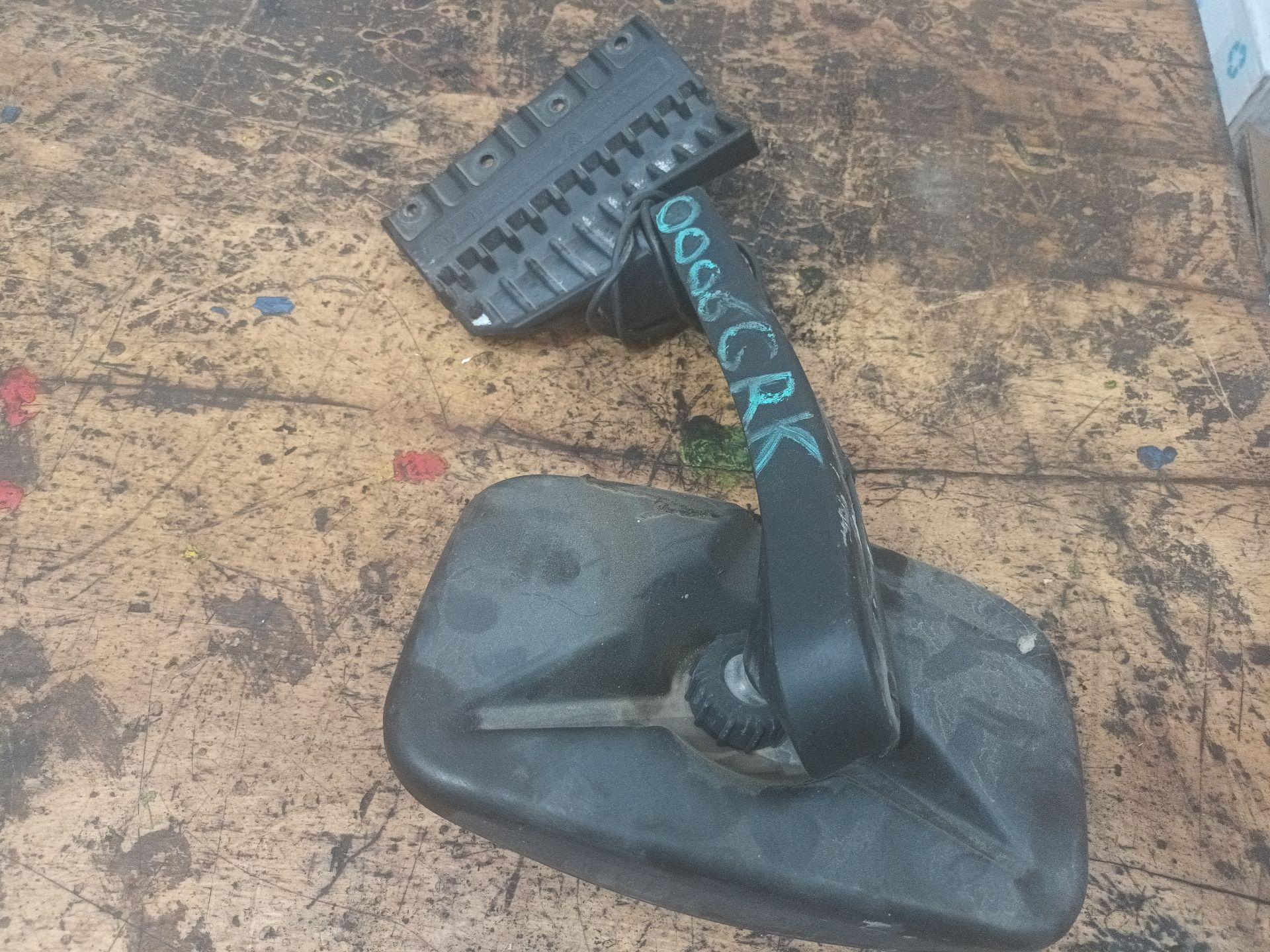 espejo_retrovisor_izquierdo_504224428_iveco_eurocargo_120_e_20_cng_120_e_20_p_cng_1016914