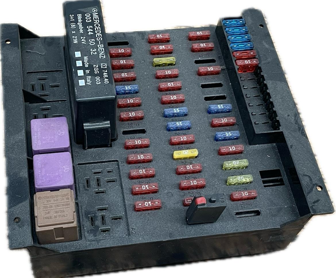 CAJA DE FUSIBLES MERCEDES BENZ MERCEDES BENZ - A00154331150015433115