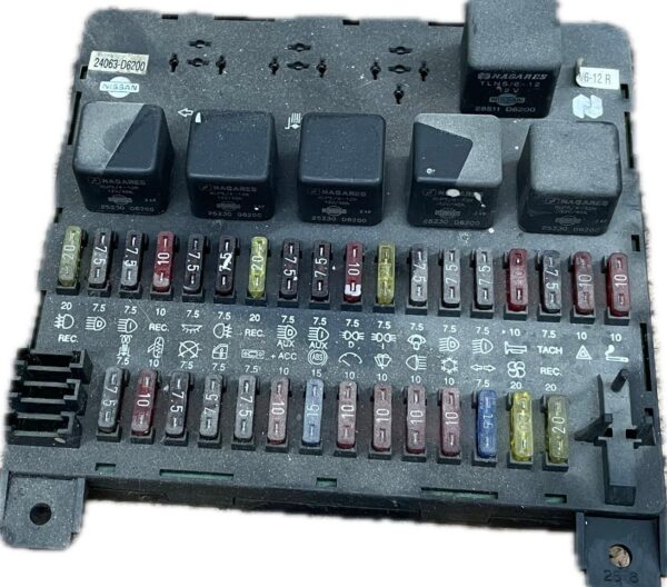 caja_de_fusibles_24063_d620024063d6200_nissan_nissan_nissan