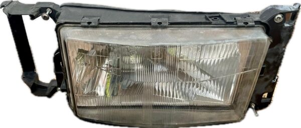 faro_derecho_17325101467003_scania_scania_4_series_94_d_230_1999_230cv_9000cc_1006782