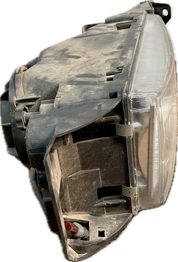faro_derecho_99486699_iveco_iveco_iveco