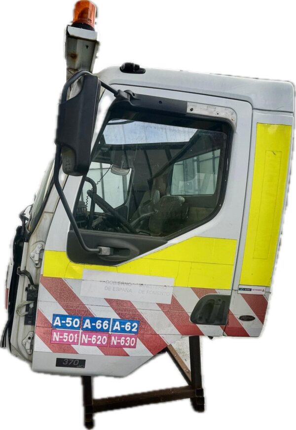 carroceria_560046244_renault_trucks_renault_trucks_kerax_370_18_2001_362cv_11100cc_1007487
