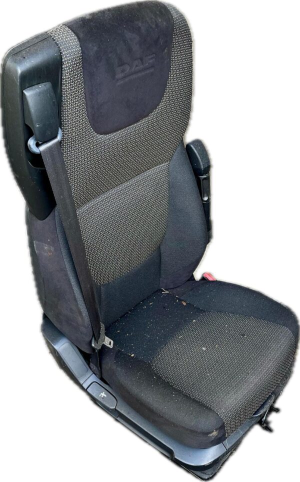 asiento_delantero_derecho_1844380_daf_daf_cf_fa_440_2013_435cv_10840cc_1017604