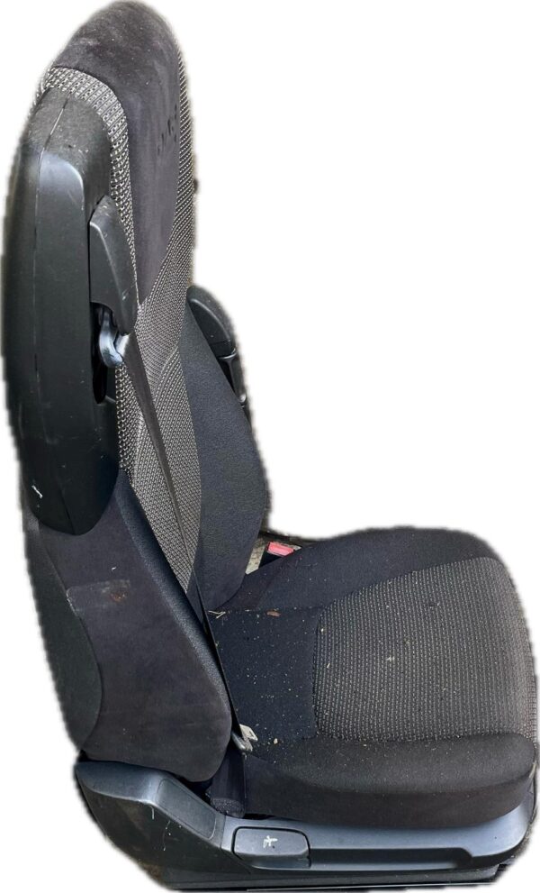 asiento_delantero_derecho_1844380_daf_daf_cf_fa_440_2013_435cv_10840cc_1017604
