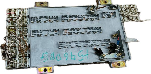 caja_de_fusibles_81254446060_man_man_m_2000_l_18_224_18_225_lc_llc_lllc_lrc_llrc_lllrc_1995_220cv_6871cc_1001331