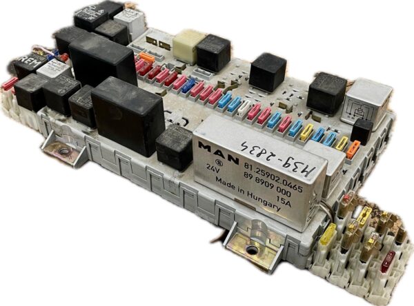 caja_de_fusibles_81254446060_man_man_m_2000_l_18_224_18_225_lc_llc_lllc_lrc_llrc_lllrc_1995_220cv_6871cc_1001331