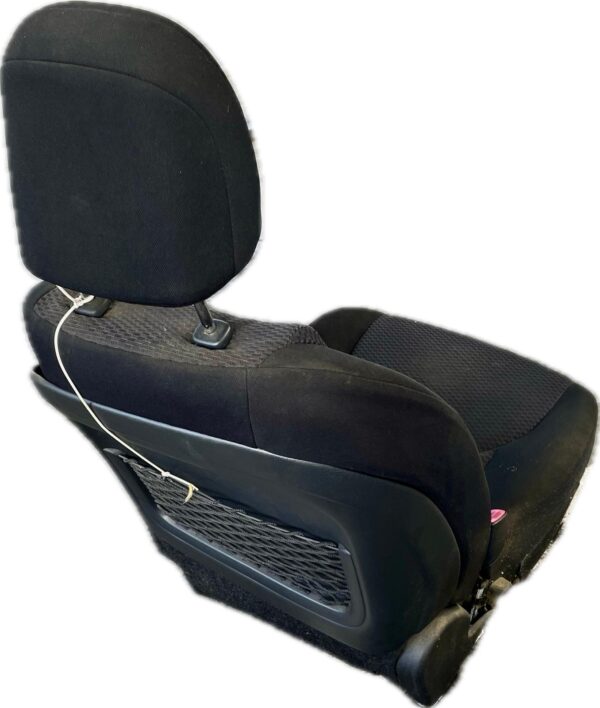 asiento_delantero_izquierdo_71200_42k64_b17120042k64b171200_42k65_b07120042k65b0_toyota_rav4_2_2_d4d_active_4x4