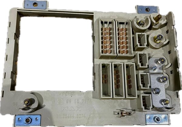 caja_de_fusibles_8125446074_man_man_tgs_18_480_fk_fk_l_flk_flk_m_2007_480cv_12412cc_1009300