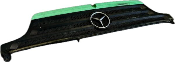 calandra_delantera_de_radiador_a97388005859738800585_mercedes_benz_mercedes_benz_atego_2_1518_a_2004_177cv_4249cc_1008448