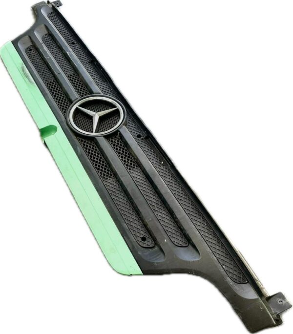 calandra_delantera_de_radiador_a97388005859738800585_mercedes_benz_mercedes_benz_atego_2_1518_a_2004_177cv_4249cc_1008448