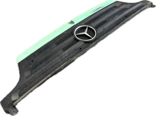 calandra_delantera_de_radiador_a97388005859738800585_mercedes_benz_mercedes_benz_atego_2_1518_a_2004_177cv_4249cc_1008448