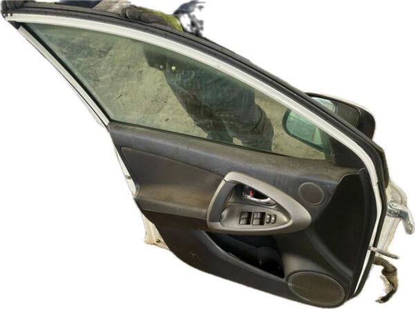 puerta_delantera_izquierda_67002_421206700242120_toyota_rav4_2_2_d4d_active_4x4