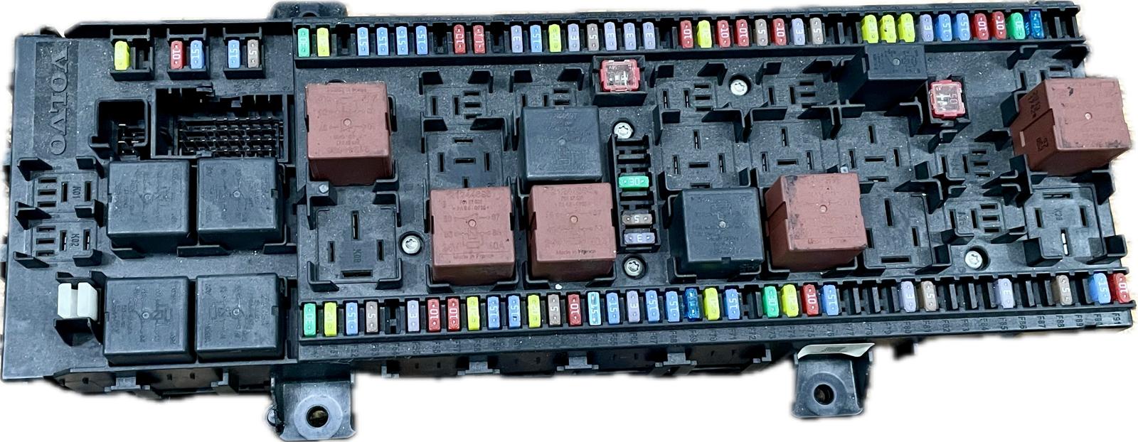 caja_de_fusibles_21936560p02_volvo_volvo_fh_ii_460_2012_460cv_12800cc_1017400