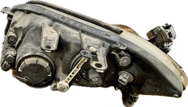 faro_derecho_81130_425008113042500_toyota_rav4_2_2_d4d_active_4x4