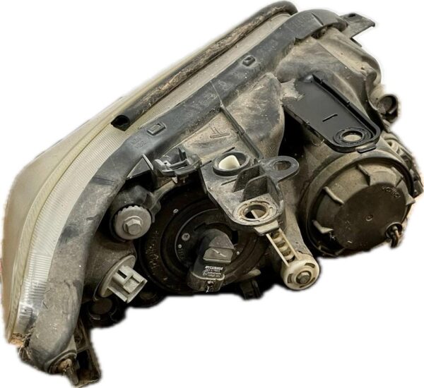 faro_izquierdo_81170_425008117042500_toyota_rav4_2_2_d4d_active_4x4