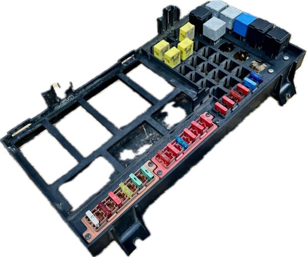 caja_de_fusibles_5042407777_iveco_eurocargo_120_e_20_cng_120_e_20_p_cng_1016914
