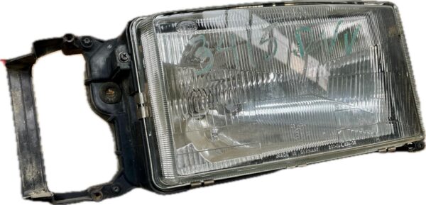 faro_derecho_1732510_scania_scania_4_series_124_l_420_1996_420cv_11700cc_1009893