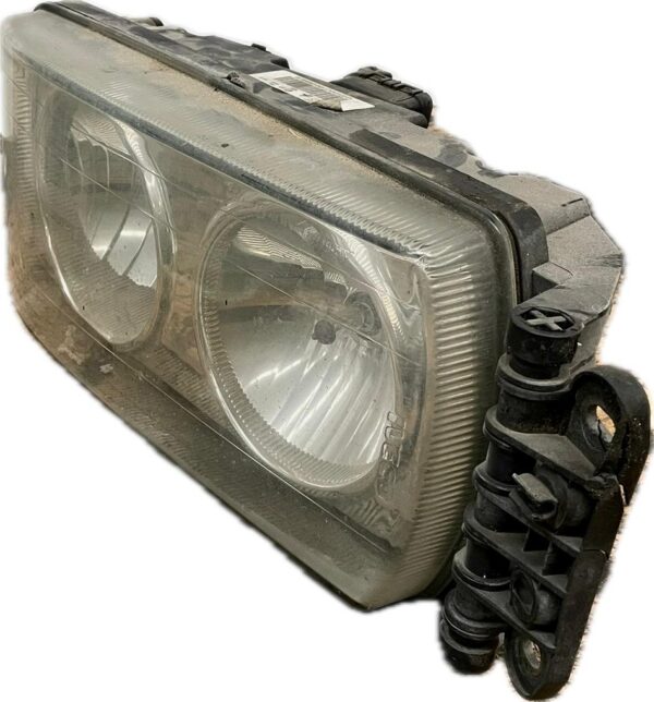 faro_derecho_504238454_iveco_eurocargo_120_e_20_cng_120_e_20_p_cng_1016914