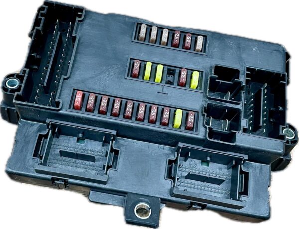 caja_de_fusibles_1371887080_citroen_jumper_27c1_9d_swb_combi_confort