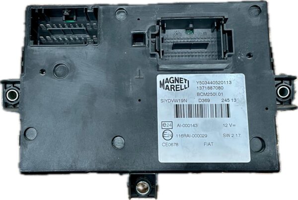 caja_de_fusibles_1371887080_citroen_jumper_27c1_9d_swb_combi_confort