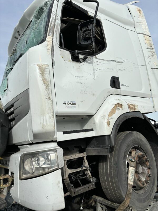 renault_trucks_premium_2_lander_460_18_1011656