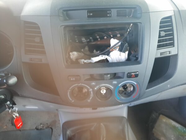 toyota_hilux_2_5_d4d_cabina_doble_gx
