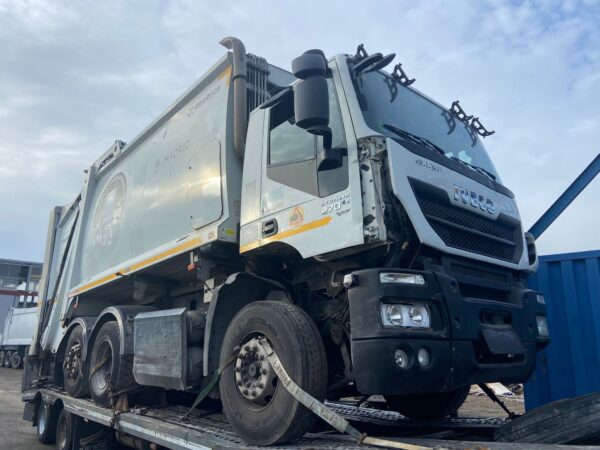 iveco_iveco_stralis_ad_260s33_at_260s33_2006_330cv_7790cc_1009370