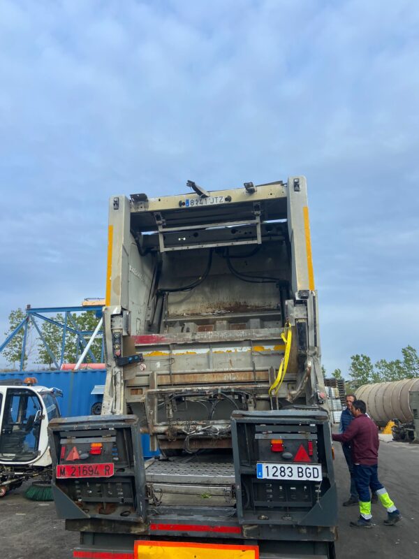 iveco_iveco_stralis_ad_260s33_at_260s33_2006_330cv_7790cc_1009370