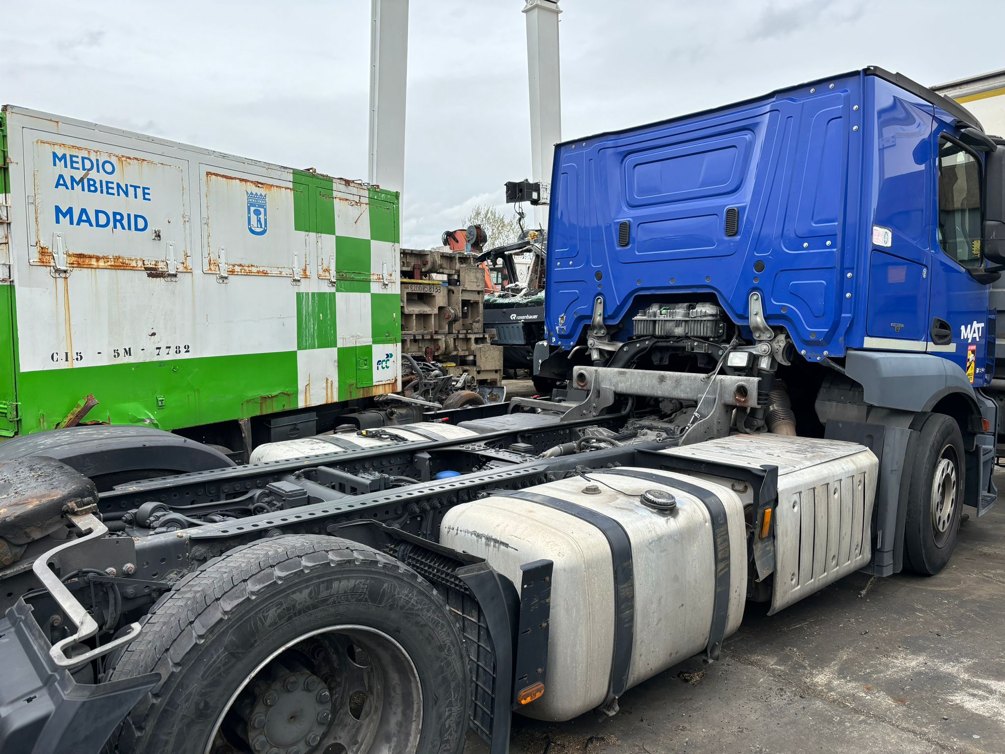 mercedes_benz_actros_mp4_1843_l_2011