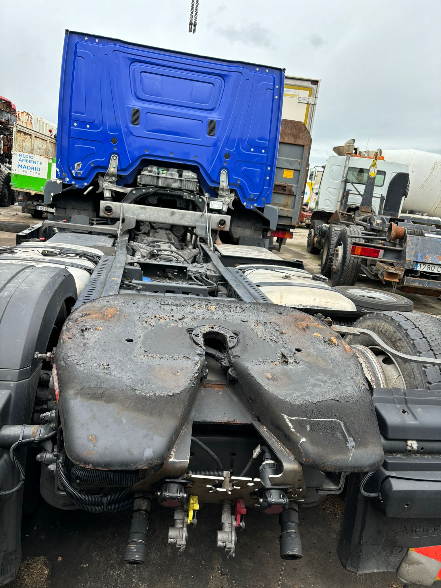 mercedes_benz_actros_mp4_1843_l_2011