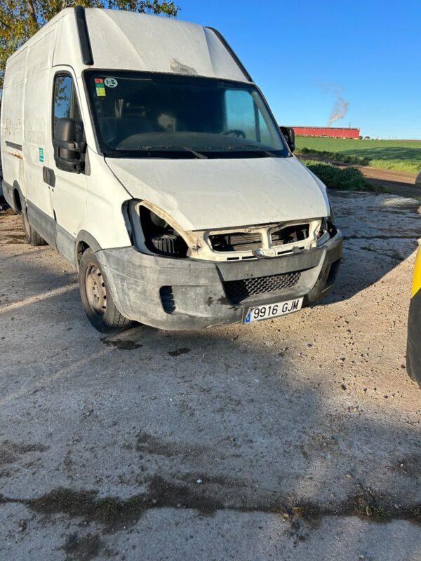 iveco_daily_35_c_12_v_33001900_rd