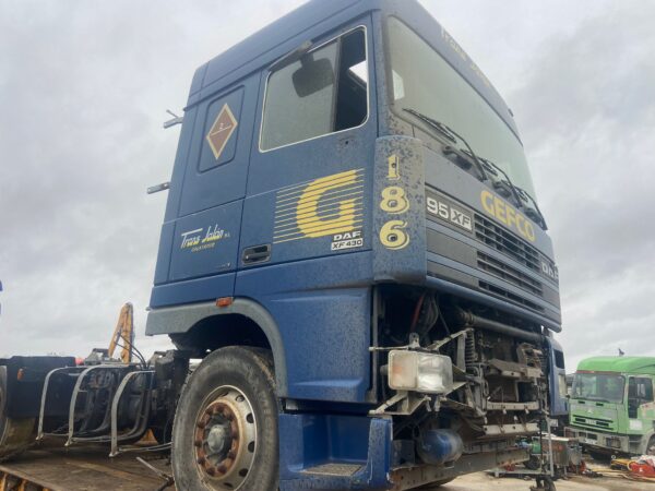daf_xf_95