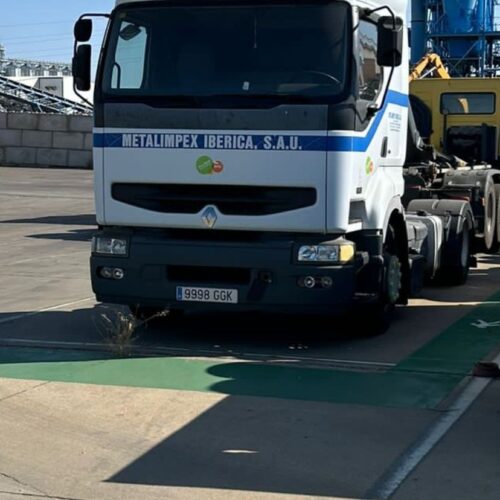 RENAULT TRUCKS PREMIUM DISTRIBUTION