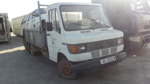 mercedes_benz_mercedes_benz