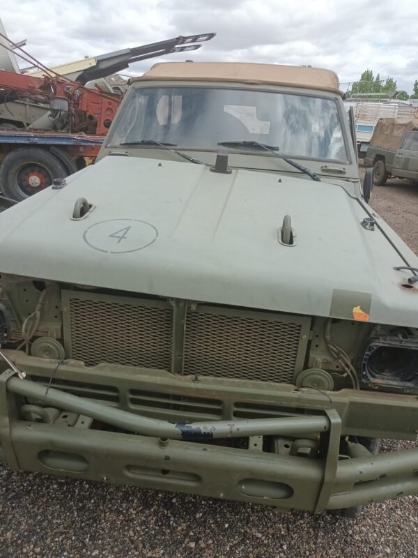 nissan_patrol_patrol_pick_up_corto