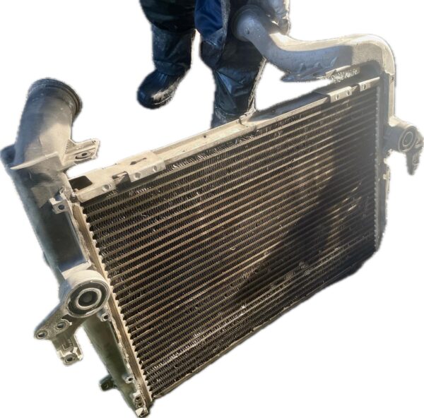 intercooler_18178931769998_scania_scania_pgrt_series_p_440_r_440_2010_440cv_12742cc_1012436