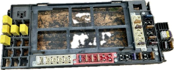 caja_de_fusibles_500396901_iveco_iveco_stralis_ad_260s35_2004_352cv_7990cc_1010469