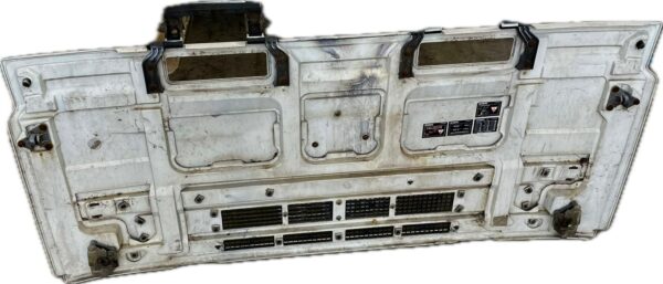 calandra_delantera_de_radiador_8142413504110983_iveco_iveco_eurocargo_170_e_23180_e_23_1994_227cv_5816cc_1001888