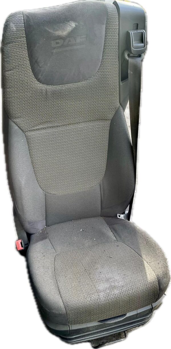 asiento_delantero_izquierdo_1844292_daf_daf_cf_fa_440_2013_435cv_10840cc_1017604