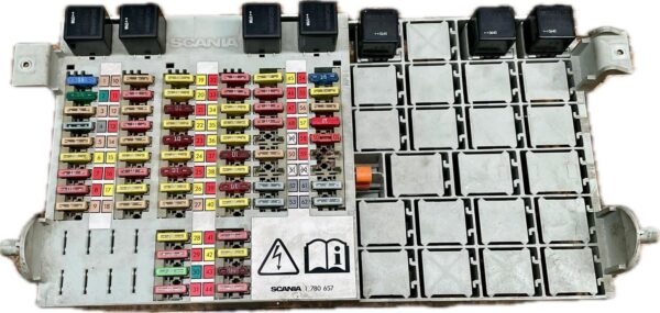 caja_de_fusibles_17757961879068_scania_scania_pgrt_series_p_380_2004_379cv_10600cc_1009842