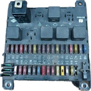 caja_de_fusibles_24063d6401_243109x406_nissan_nissan_atleon_140_80_2003_136cv_3990cc_1016701