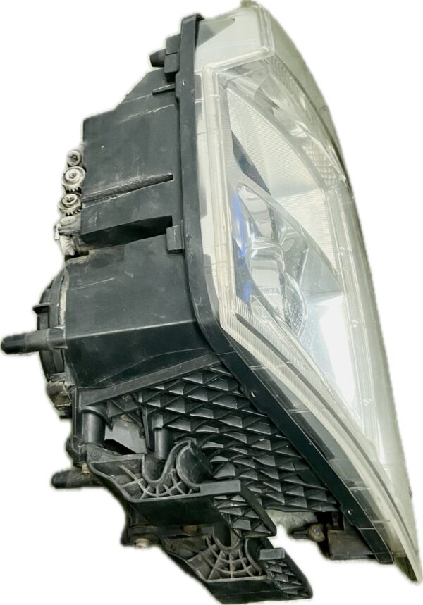 faro_derecho_82304585_volvo_volvo_fm_fm_410_2005_410cv_10800cc_1010739