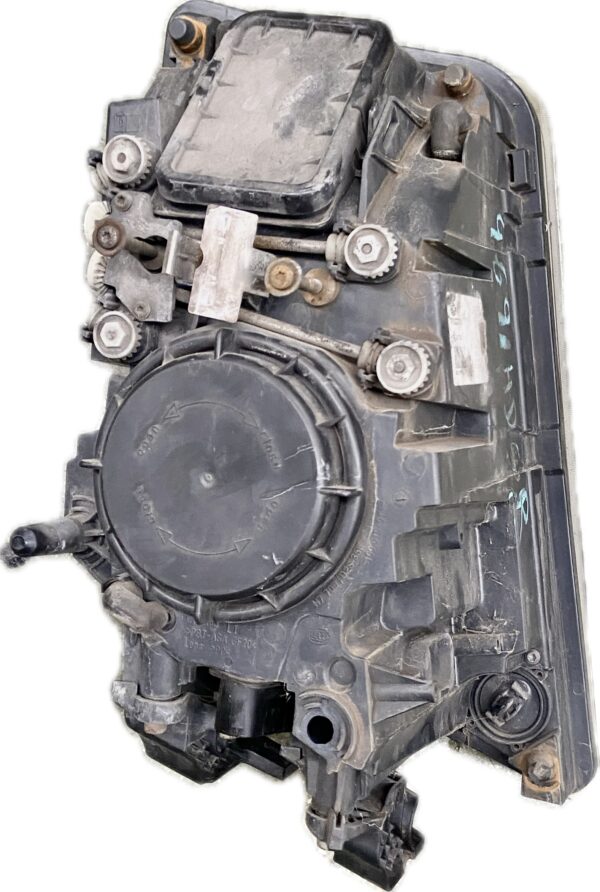 faro_izquierdo_82304599_volvo_volvo_fm_fm_410_2005_410cv_10800cc_1010739