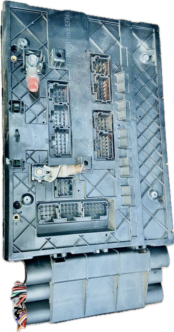caja_de_fusibles_a0014464958_0014464958_mercedes_benz_actros_mp4_1843_l_2011
