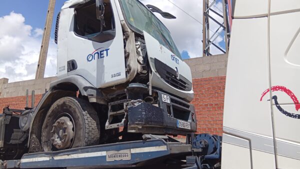 renault_trucks_renault_trucks_premium_2_distribution_320_26_2005_320cv_7200cc_1008581