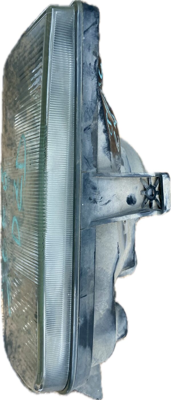 faro_derecho_260109x205_nissan_cabstar_e_120_35_125_35_1006898