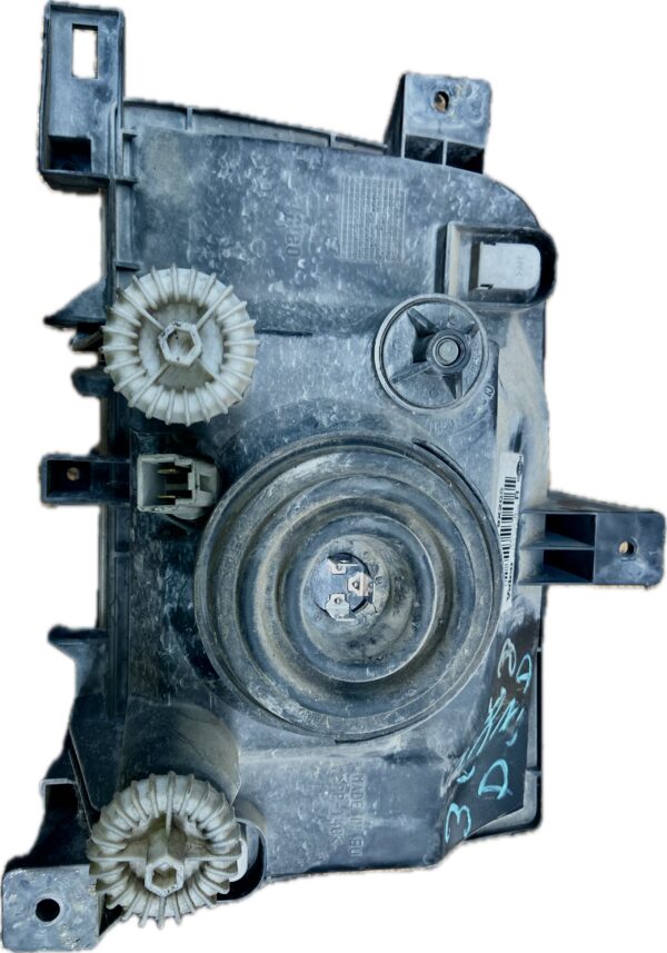 faro_derecho_260109x205_nissan_cabstar_e_120_35_125_35_1006898