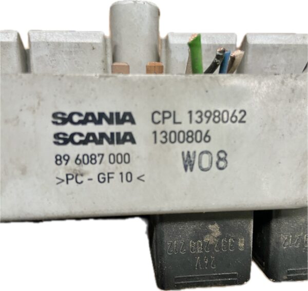 caja_de_fusibles_1300806_1398062_scania_p094gb6x2na310_p_310